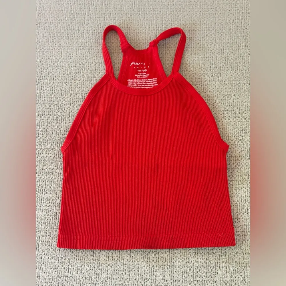 Happiness Runs Crop Tank in Victory Red XS/S - Image 5