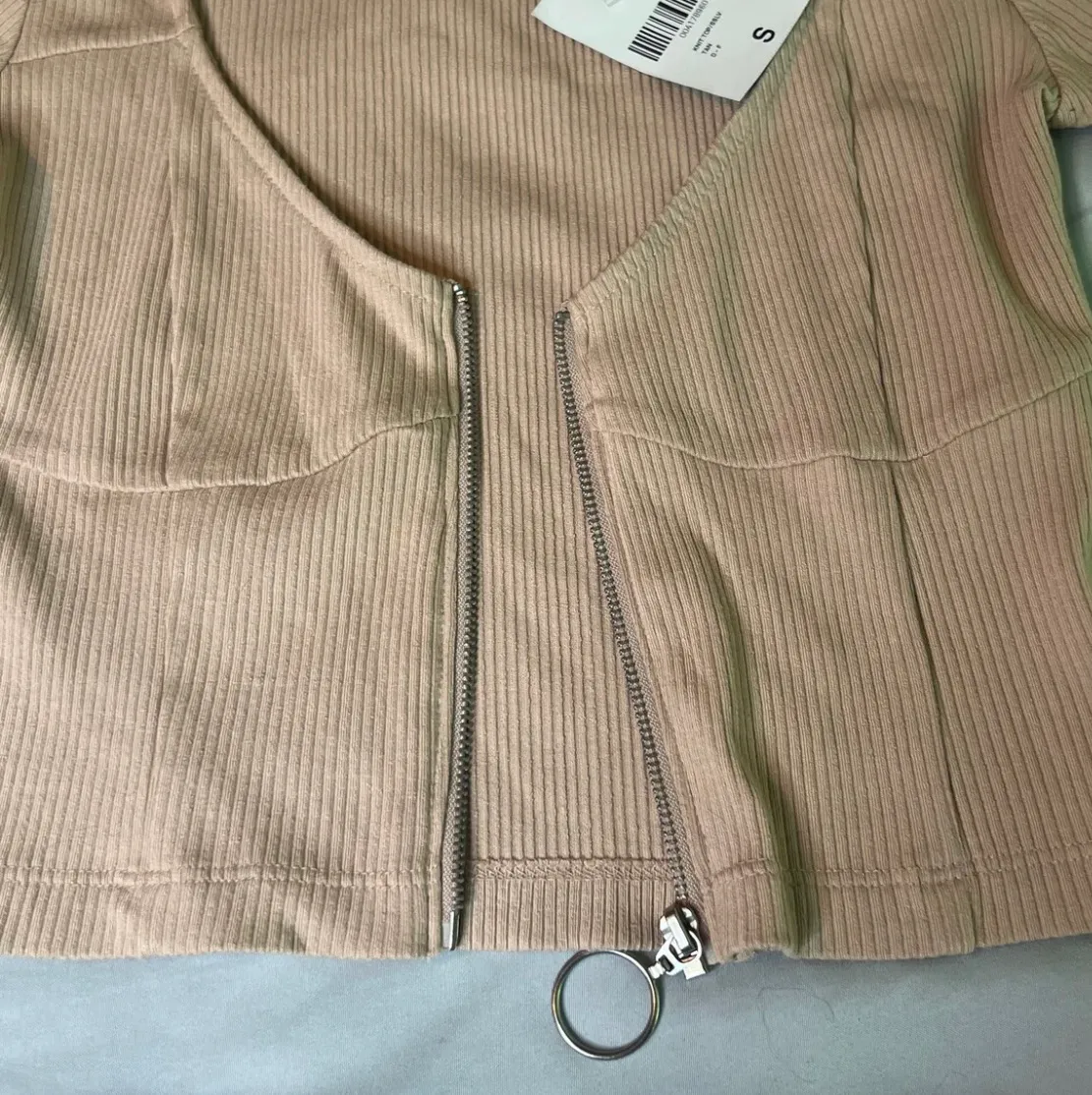 New with tags still attached Bustier ribbed crop top. - Image 3