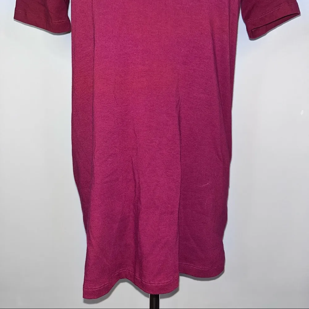 ZENANA Wine Red V-Neck Short Sleeve Top Small NWT - Image 3