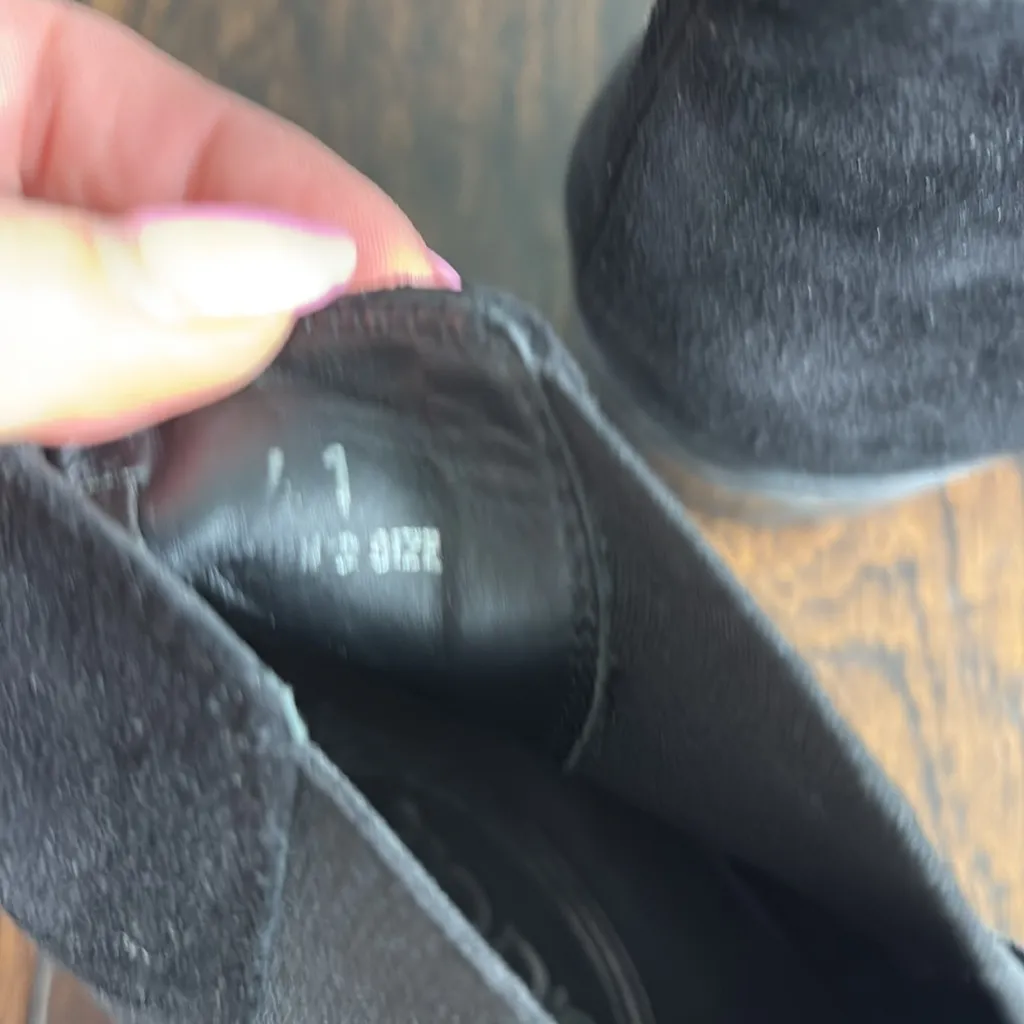 Tod’s Suede‎ Chelsea Boots - Image 5