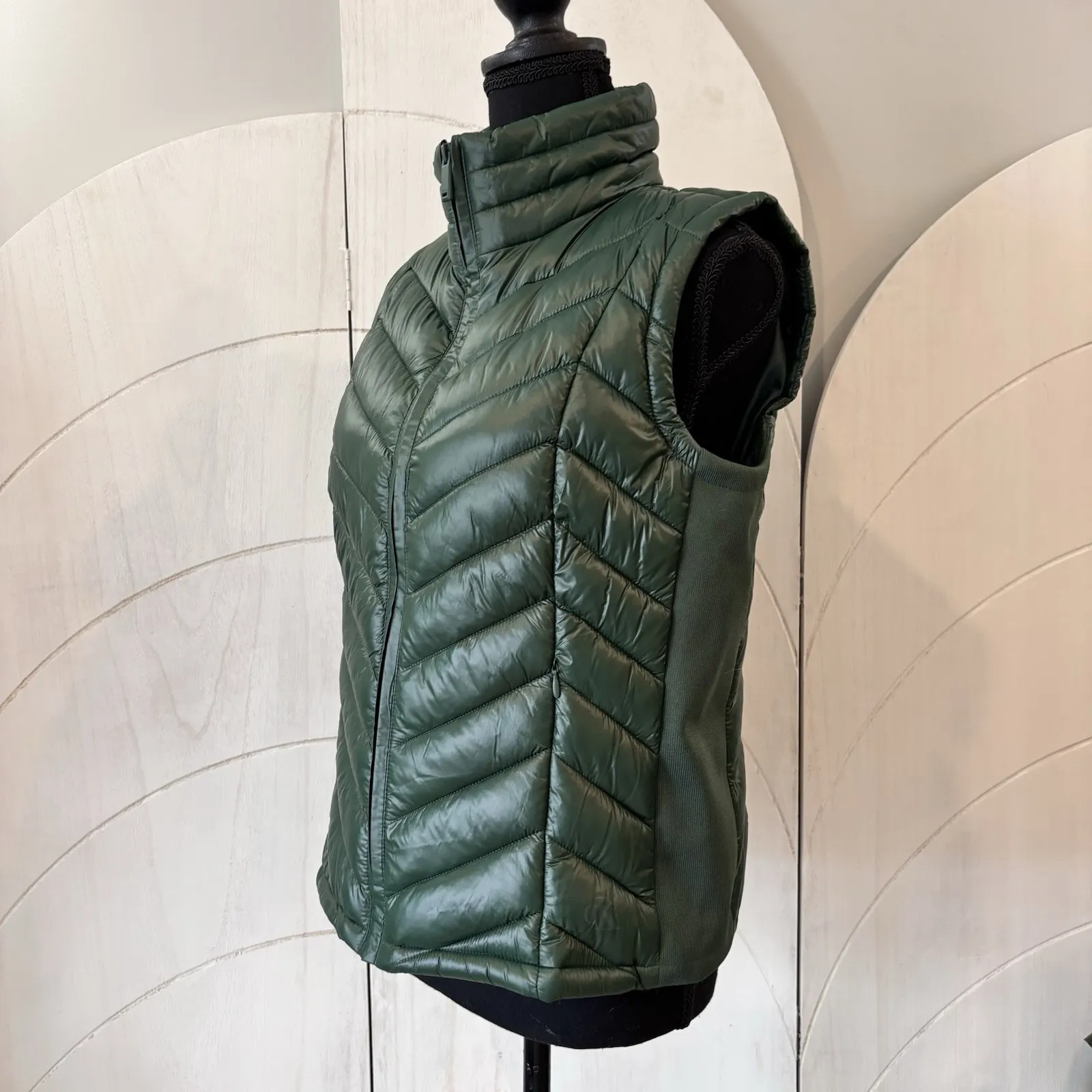 New Calvin Klein Green Quilted Vest Chevron Zip Puffer Sleeveless Size Small NWT - Image 6