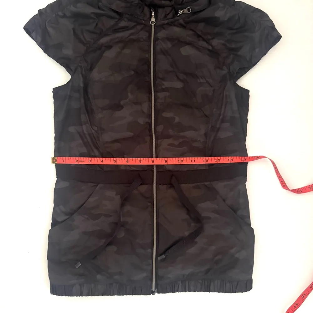 Lululemon Spring Fling Puffy Vest Lotus Camo Black Size 4 - Image 6