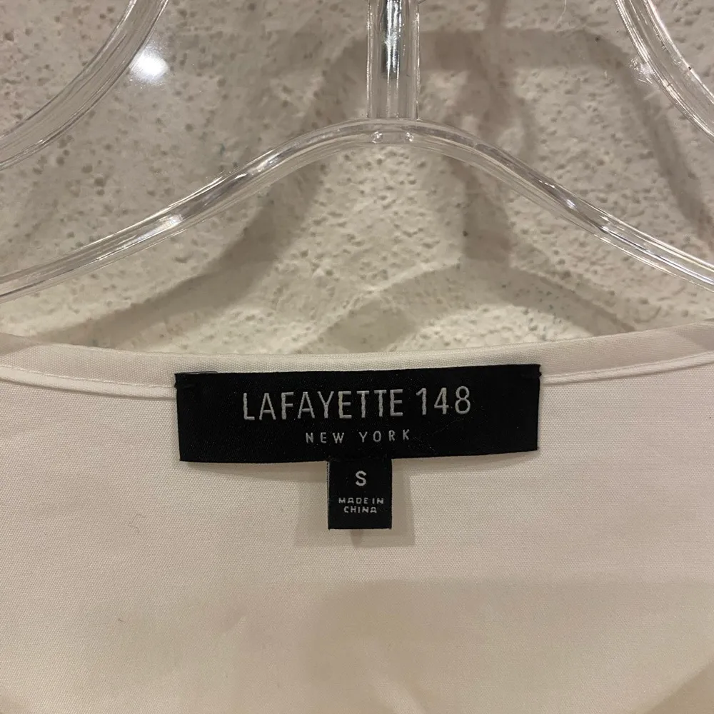 Lafayette 148 Cotton Blend V-Neck Blouse Size Small EUC - Image 2