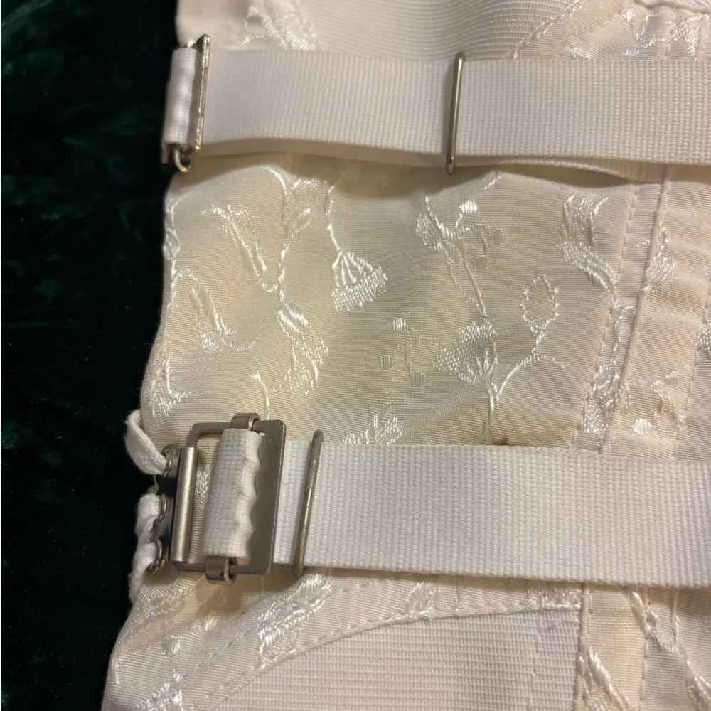 Vintage Lumbosacral Model A360 Corset Women’s Size 38 Steampunk Festival Cosplay White - Image 7