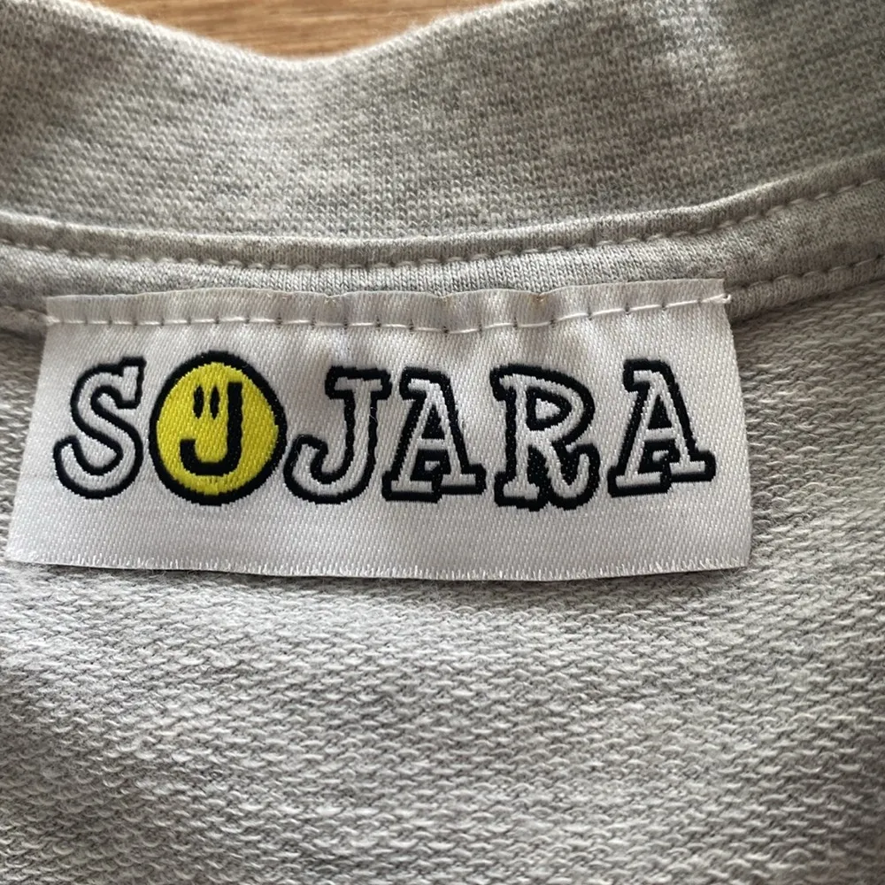 Sojara vintage reworked biting lip sequin ripped sweatshirt sz M Gray Size M - Image 4