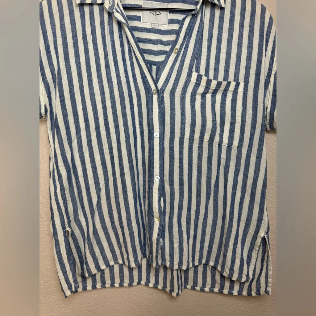 Rails Whitney Short Sleeve Button Down Shirt in Blue Echo Stripe size Small - Image 8