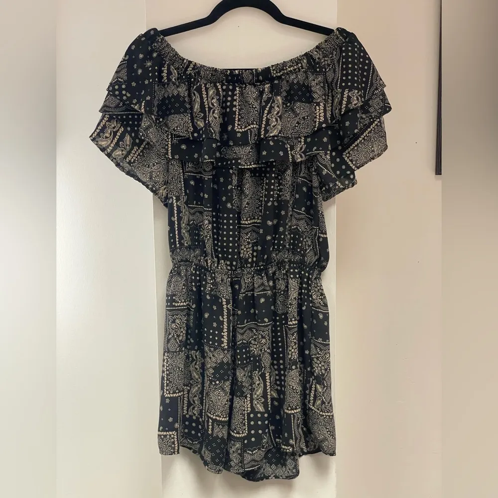 Black and Cream Ruffle shorts Romper Boutique Brand Size Medium - Image 2