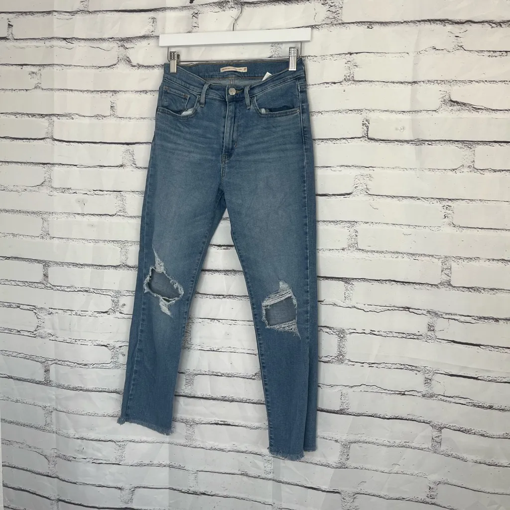 Levi’s 724 High Rise Straight Crop Distressed Jeans Women’s 27 Light Wash Denim - Image 8