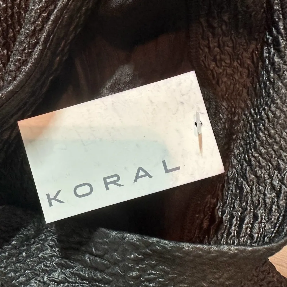 Koral Densonic Flora Black Textured High Rise Biker Shorts Size XS - Image 4