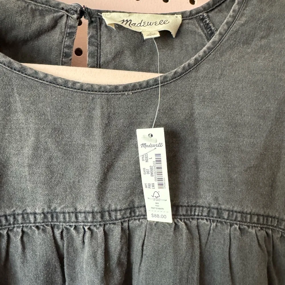 NWT !  Denim Shirred Swing Shirt in Lunar Wash Size: Large - Image 5