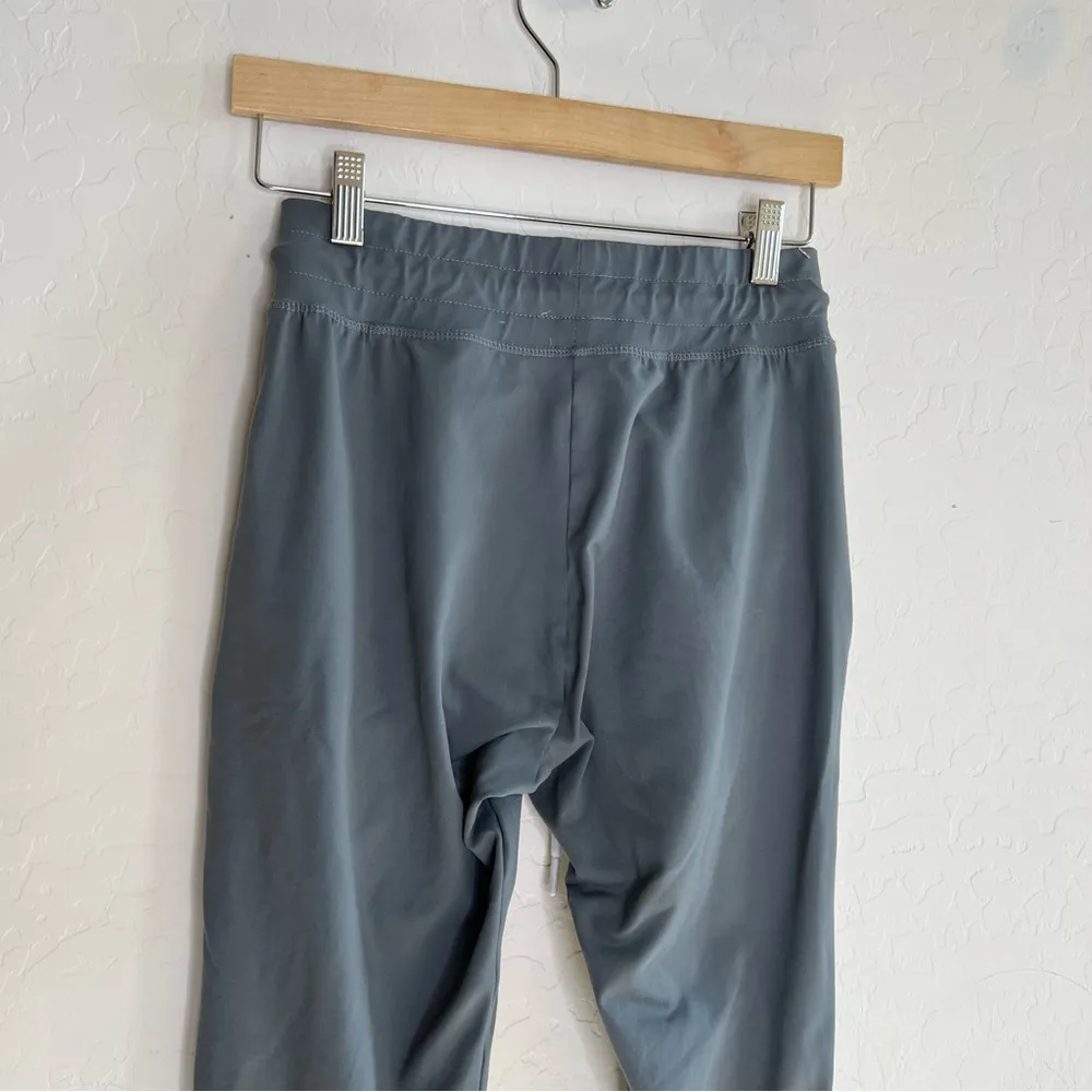 NVGTN Jogger in Cloud Grey - Image 5