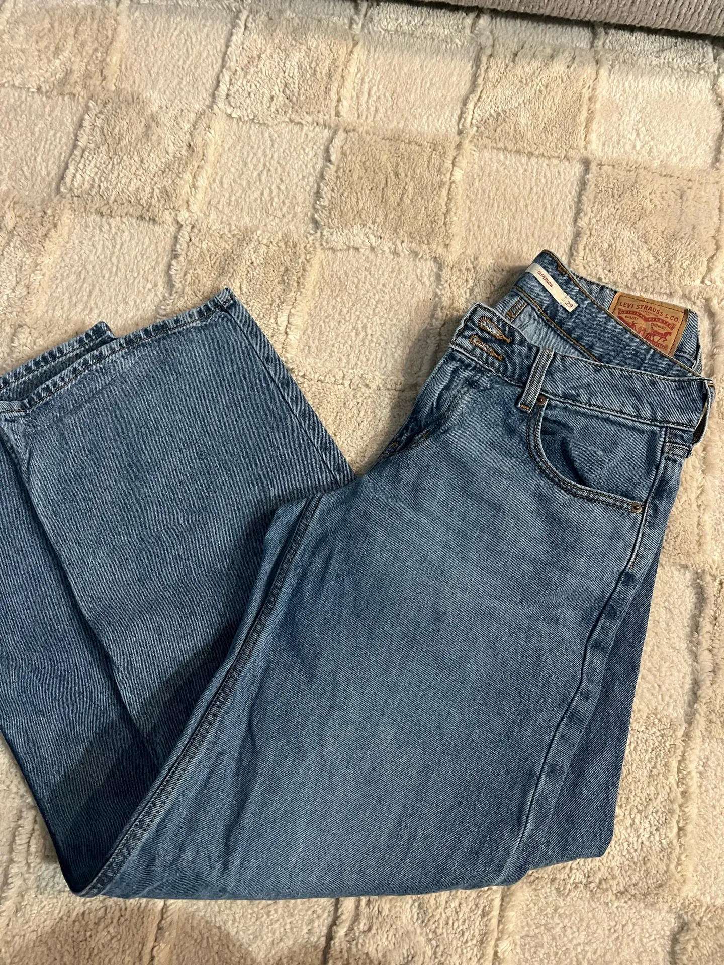 Levi jeans low waisted straight leg - Image 4