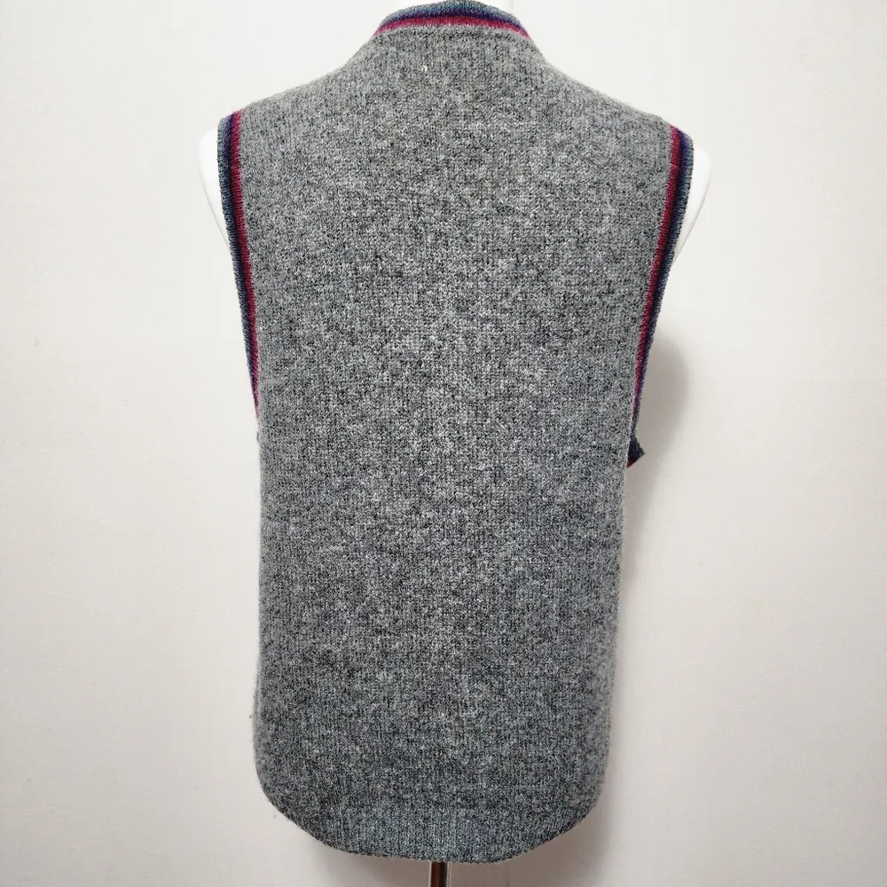 Vintage Jantzen 80s unisex vneck sweater vest size medium - Image 4