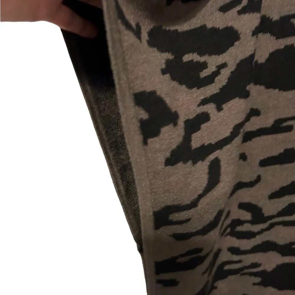 Tahari Hooded Full Zipper Poncho
Grey-Beige Black Animal Camo
Print size small - Image 5