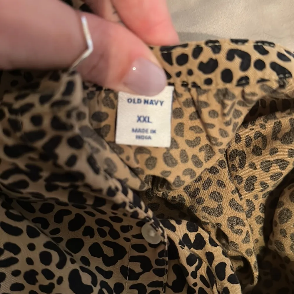 Leopard Button Up Top - Image 4