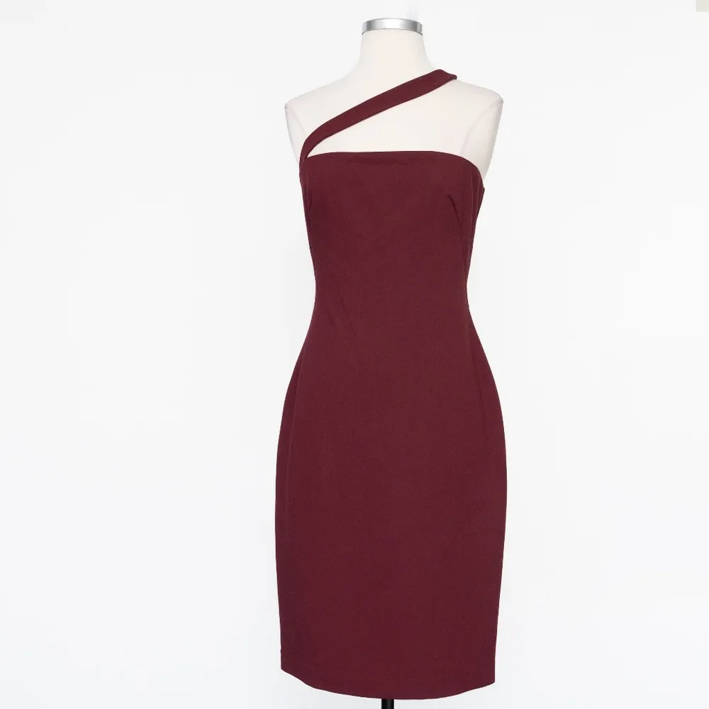 Black Halo. Vintea Sheath Dress. - Image 2