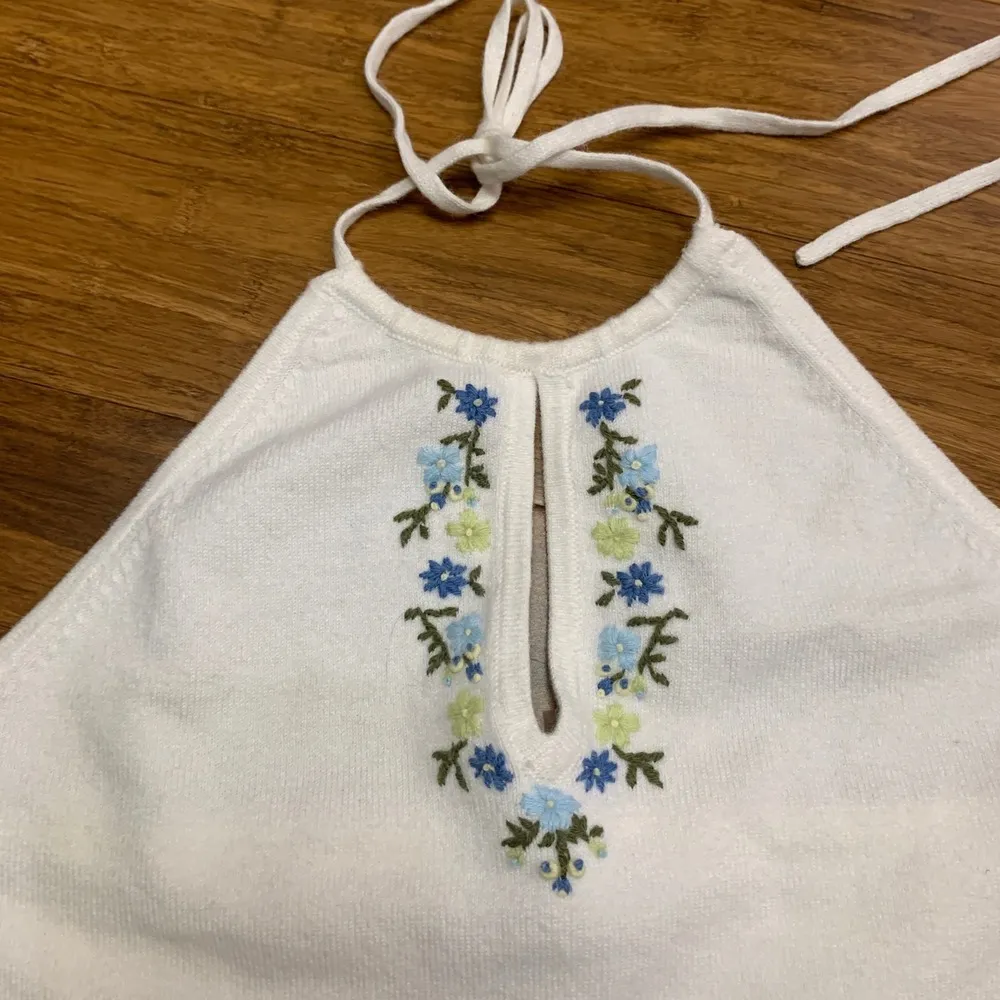 BP Floral Embroidered Halter Top Women Size Large Sleeveless Knit Tank Top White - Image 2