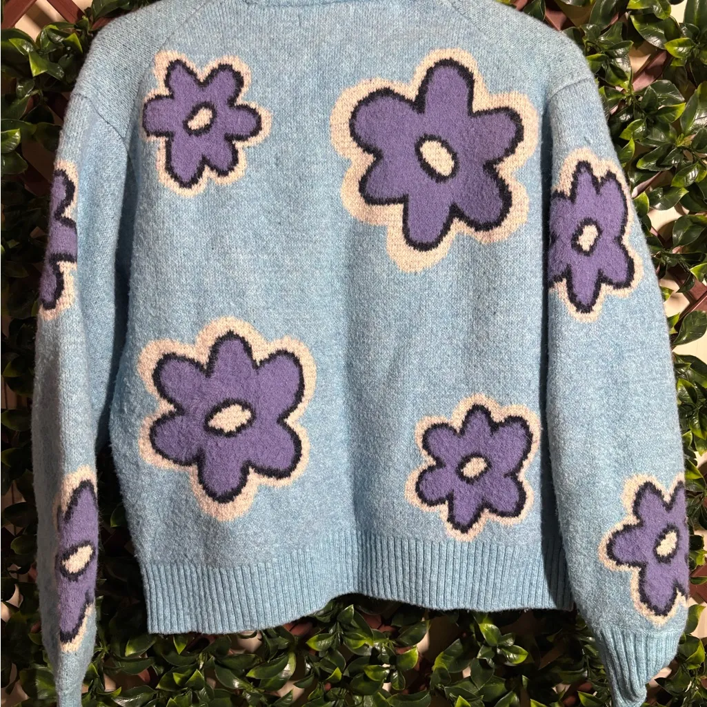 American Eagle Outfitters Light Blue Knit Sweater - Image 4