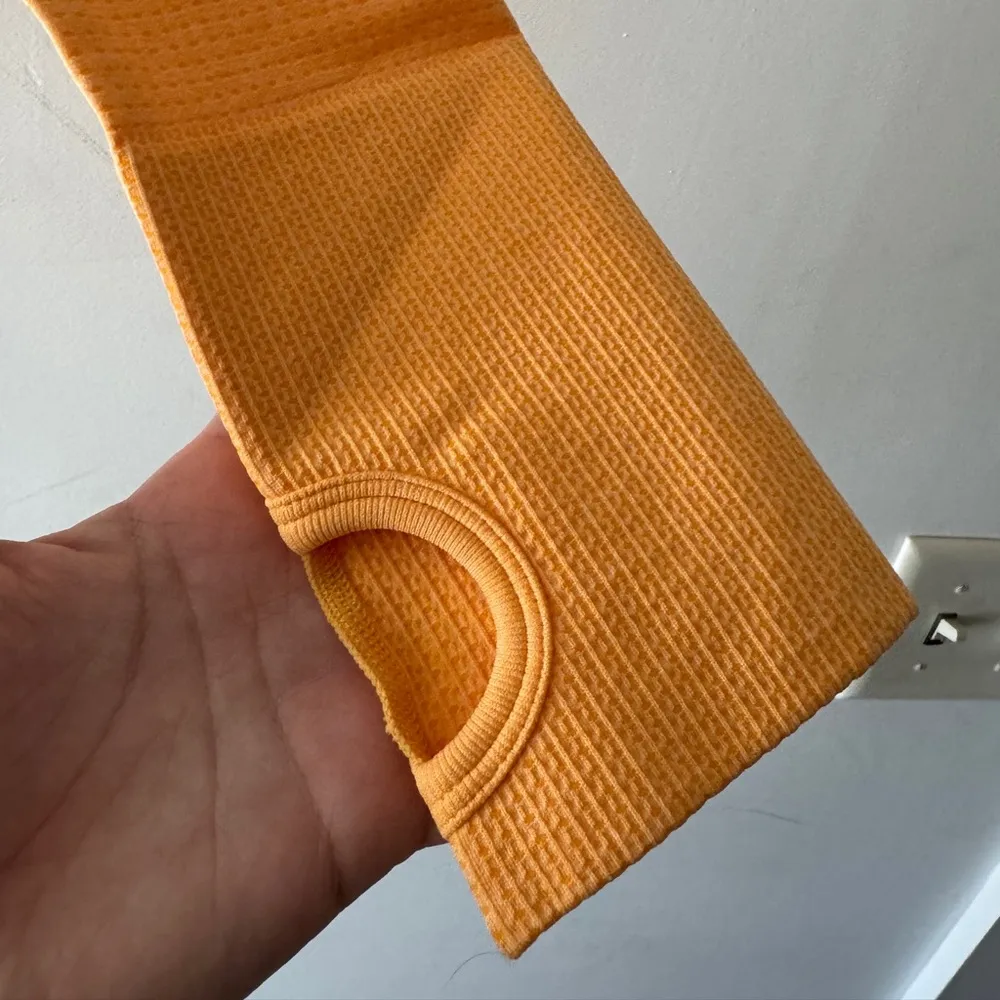 Orange Seamless Cropped Long Sleeve Workout Athletic Top Size L - Image 4