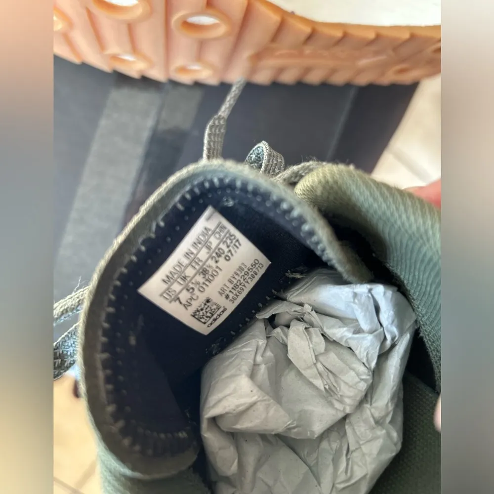 Adidas  sneakers -Pre loved - Image 15