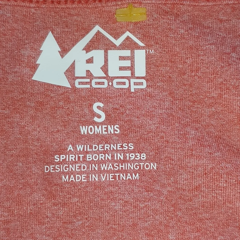REI Co - Image 2