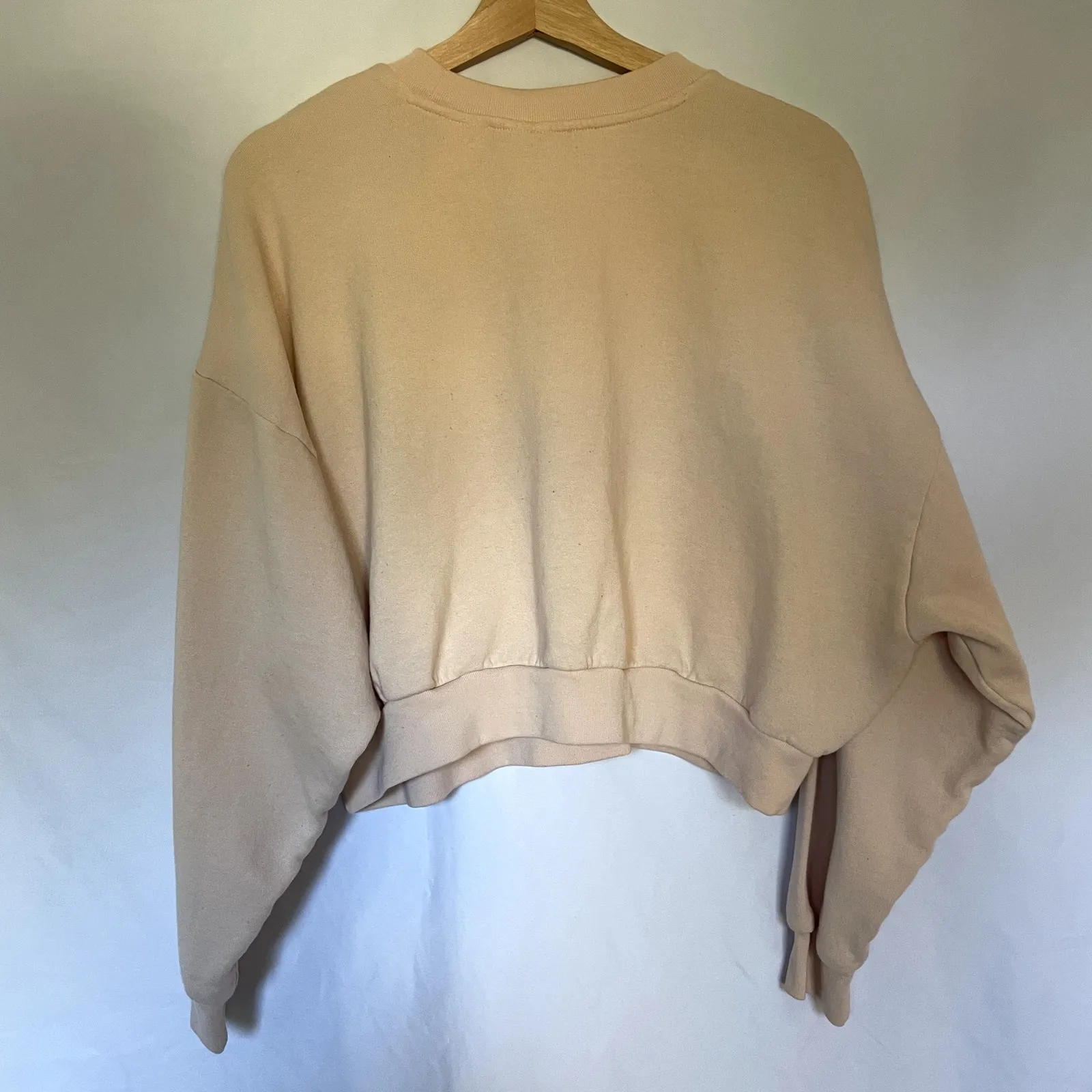 Levi's cream cropped crewneck sweater women's size XL casual warm top fleece - Image 7