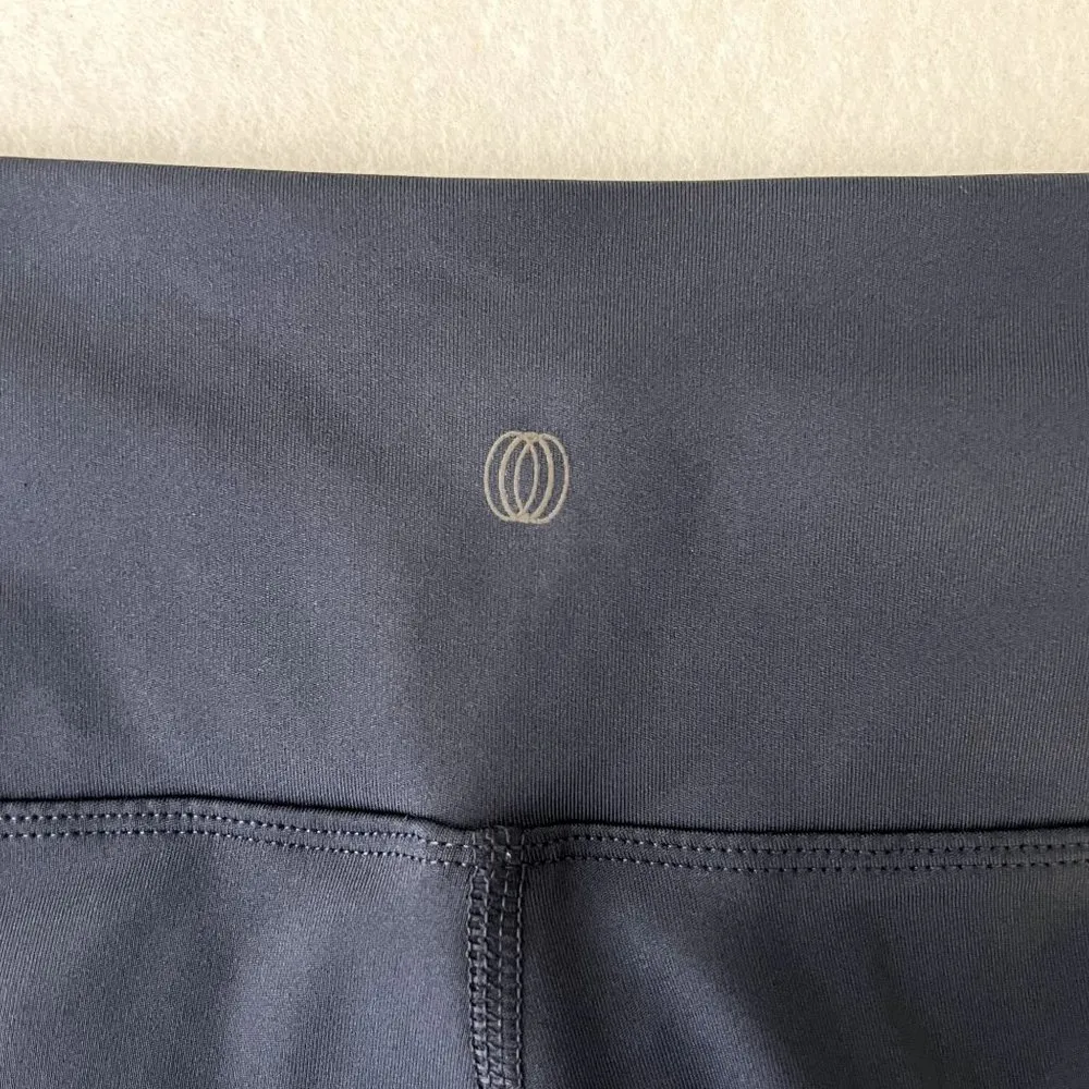 Marika Navy Blue Capri Athletic Leggings Size M - Image 5