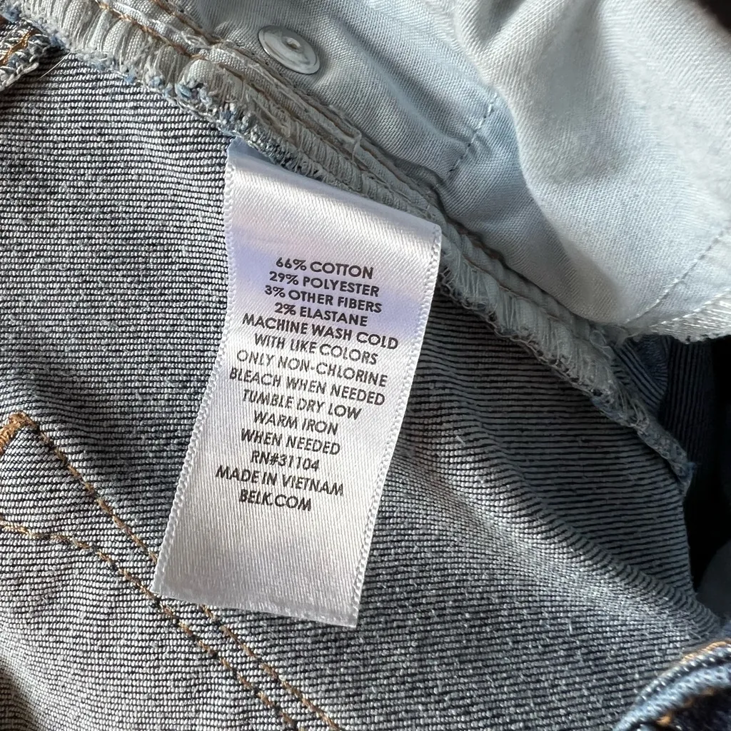 Crown and Ivy Petite Straight Jeans | size 8 PR - Image 6