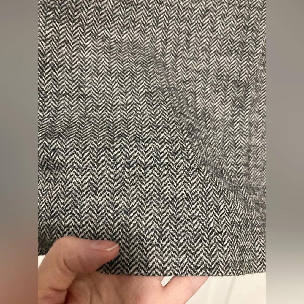 Loft Women’s Classic Gray Herringbone Wool Blend Pencil Skirt - Image 4