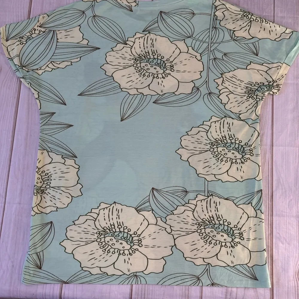 Miss Look Giraffe with Birds Light Blue Floral Whimsical T-Shirt Plus Size 3X - Image 8