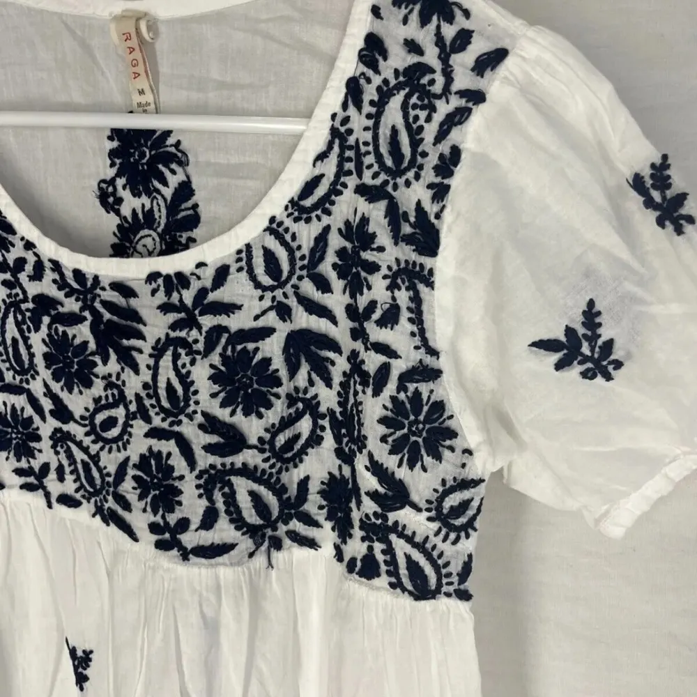 Raga Anthropologie Top Shirt Embroidered Floral Cotton Blouse Size MEDIUM - Image 2