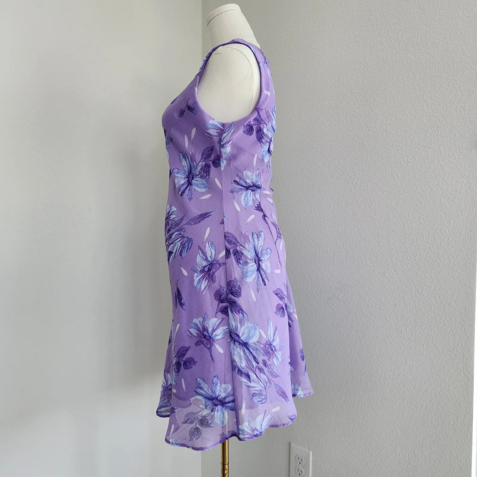 Vintage Y2K Studio I Lilac Blue Floral Sleeveless Lined Midi Dress 14 - Image 4