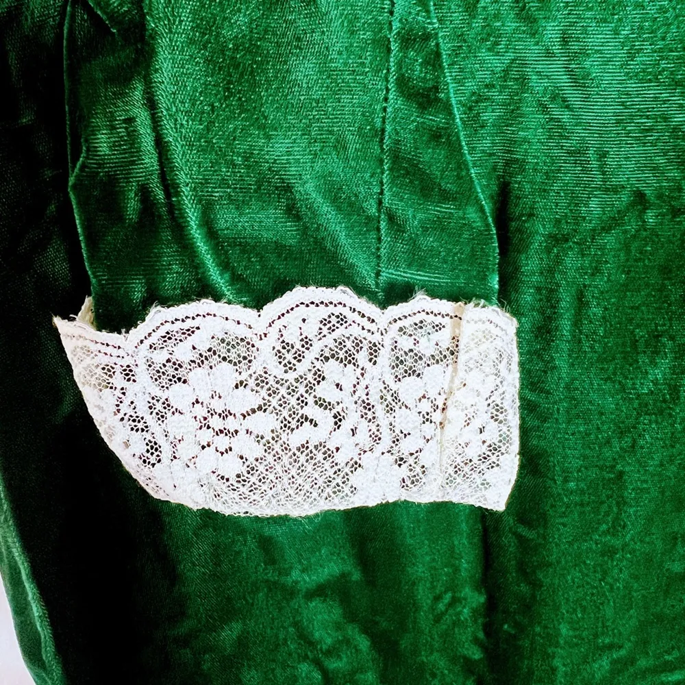 Vintage Green Velvet Dress with Lace Trim Size L - Image 2