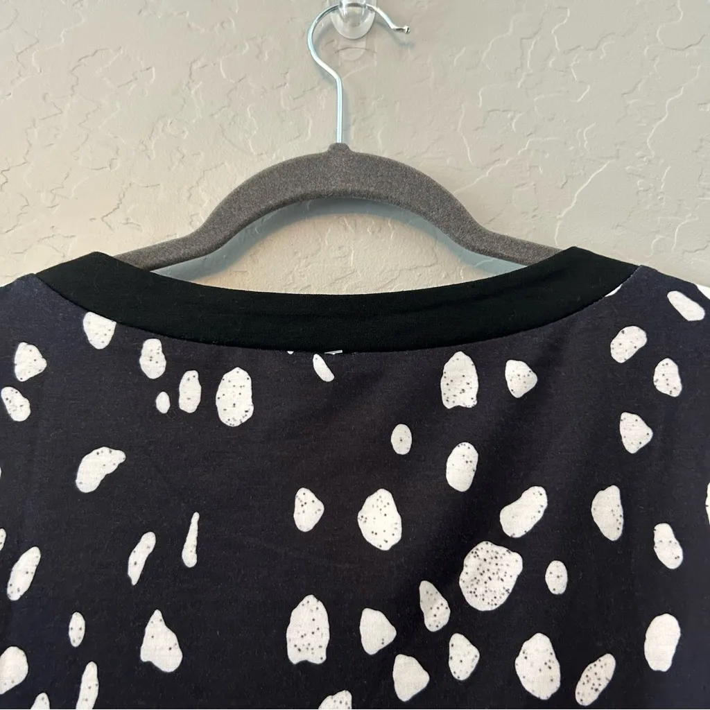 ⭐️Boutique Talia long sleeve black top with white polka dots size large NEW - Image 10