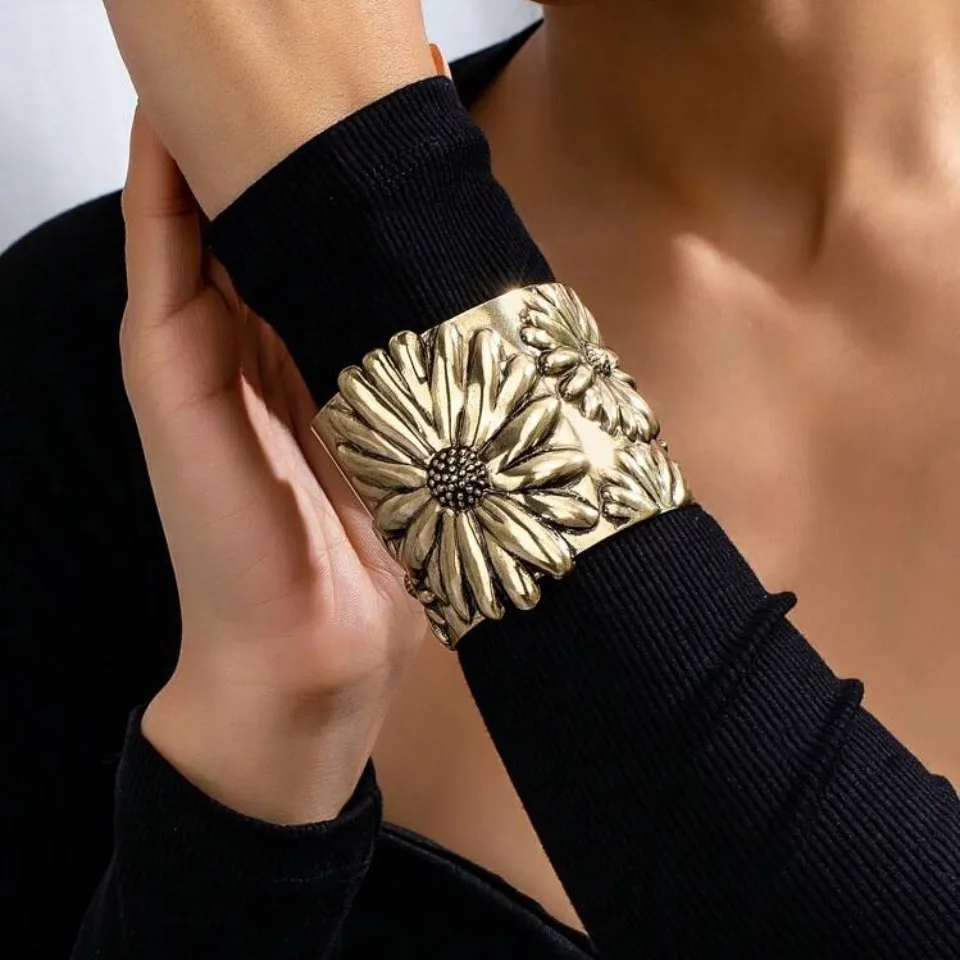 🌼🌼🌼BOGOHO 🌼🌼🌼Floral Silver Cuff Bracelet and Matching Ring Set - Image 2
