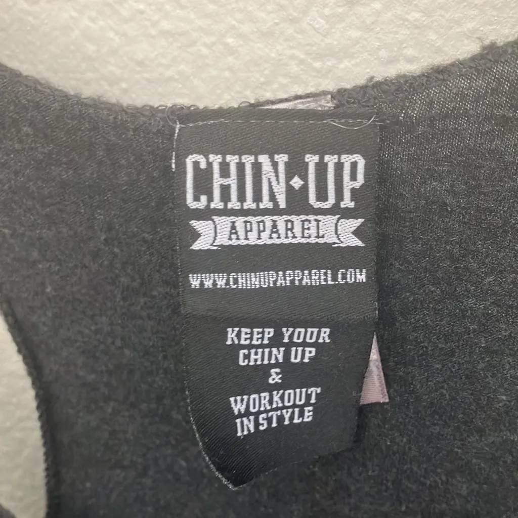 FINAL MARKDOWN Chin-up workout top medium - Image 2