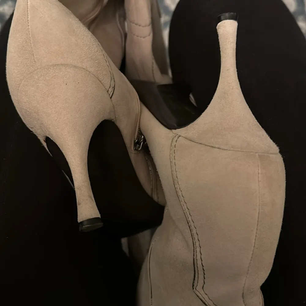 Claudia Ciuti ivory suede boots size 10 HOT Tan - Image 8