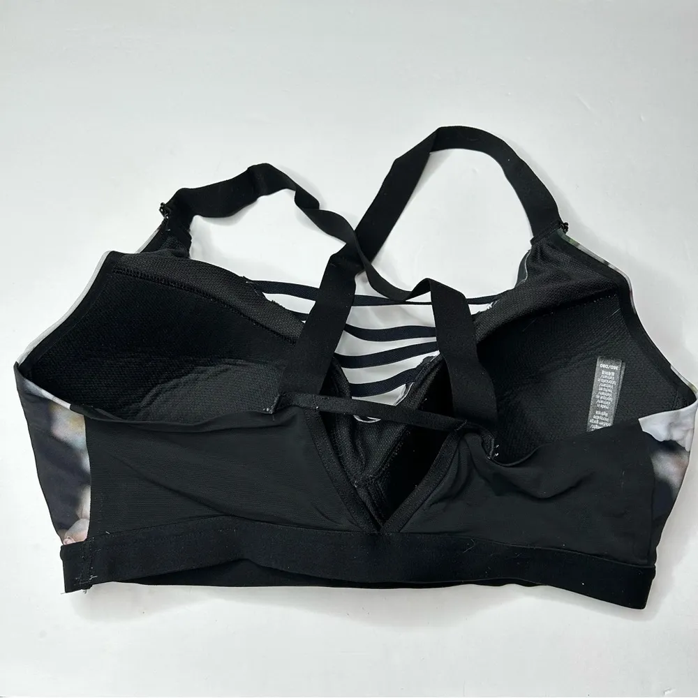 Victoria’s Secret Black Floral Racerback Sports Bra 36D lined light weight - Image 4