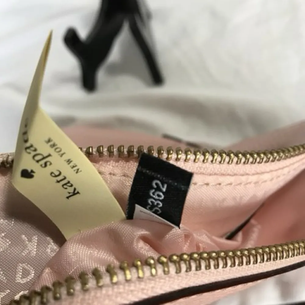 KATE SPADE NEW YORK Mansfield Mariana Soft Pink Pebble Crossbody Leather Bag - Image 5