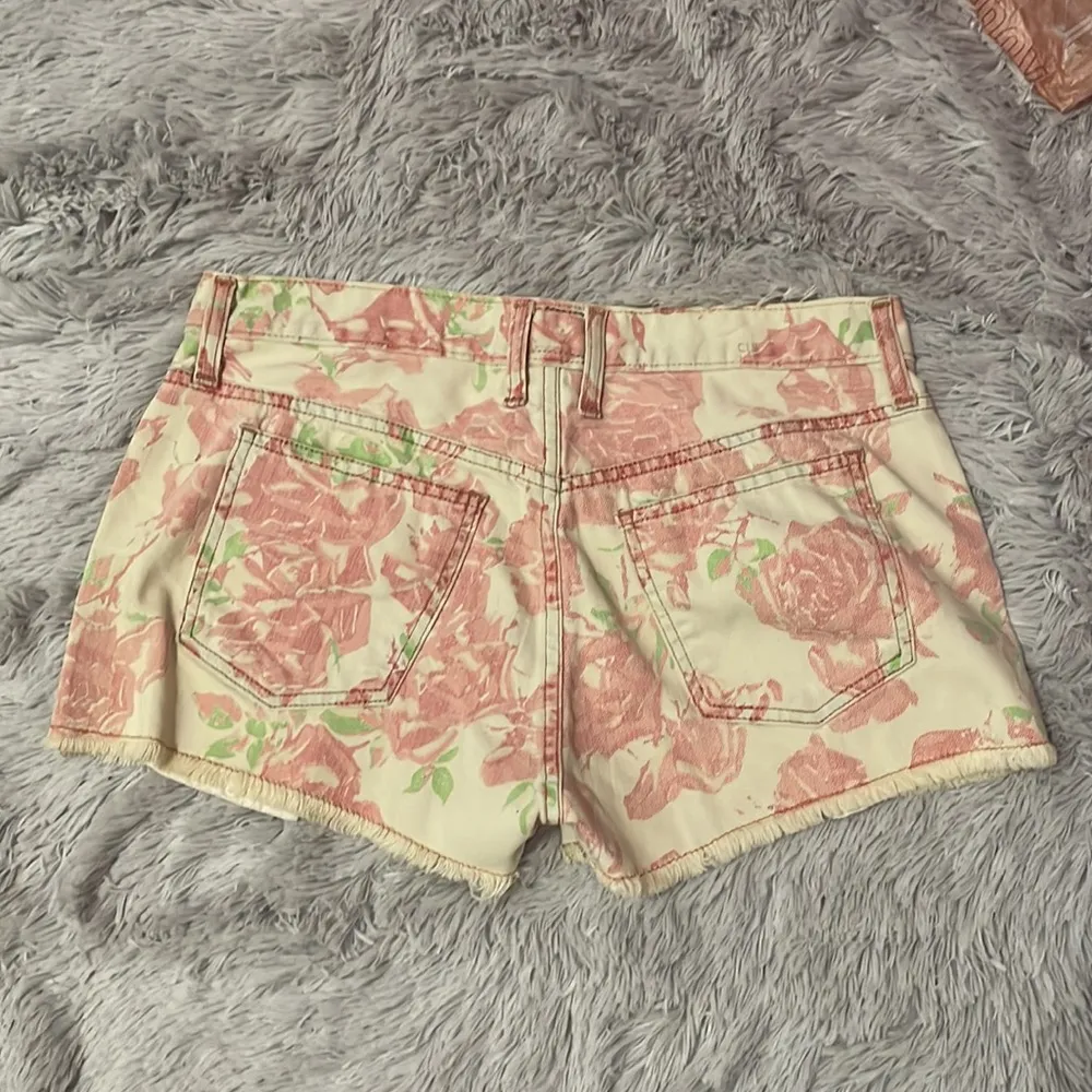 💖 Current/Elliott rose printed boyfriend shorts - Image 4