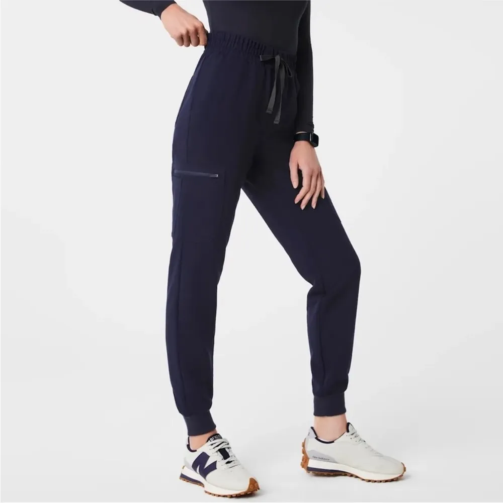 Figs Navy scrub pants jogger medium - Image 2