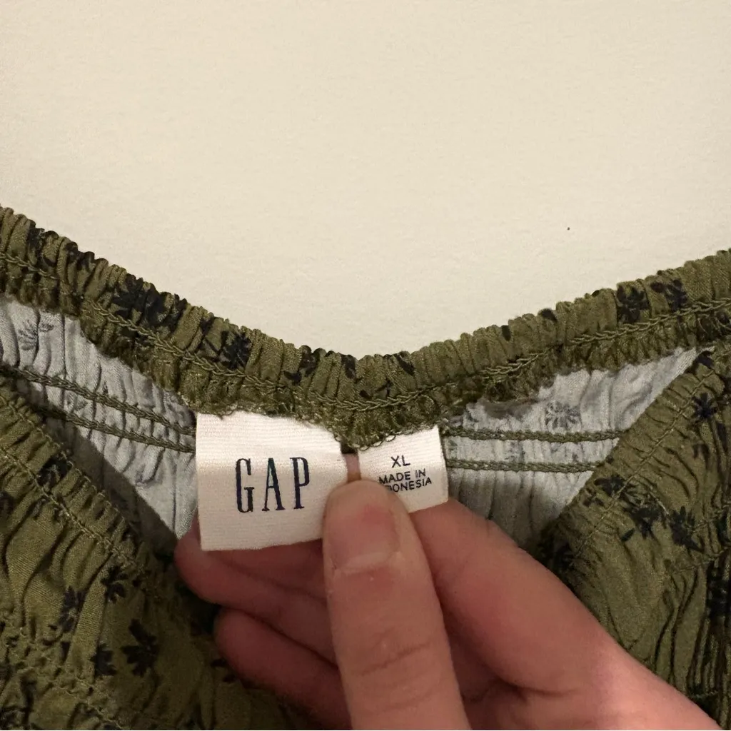 GAP floral wide leg smocked Patterned Jumpsuit olive green size XL - Image 4