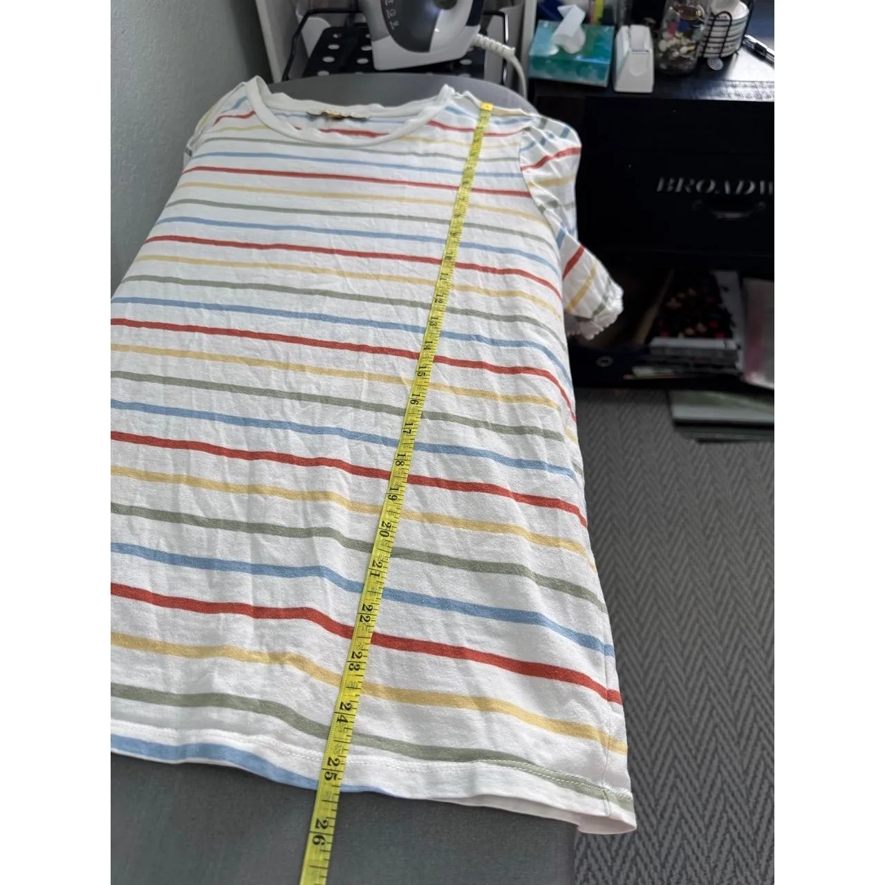 Downeast‎ Multi-Color Stripe Puff Sleeve Tee | Size Large - Image 9