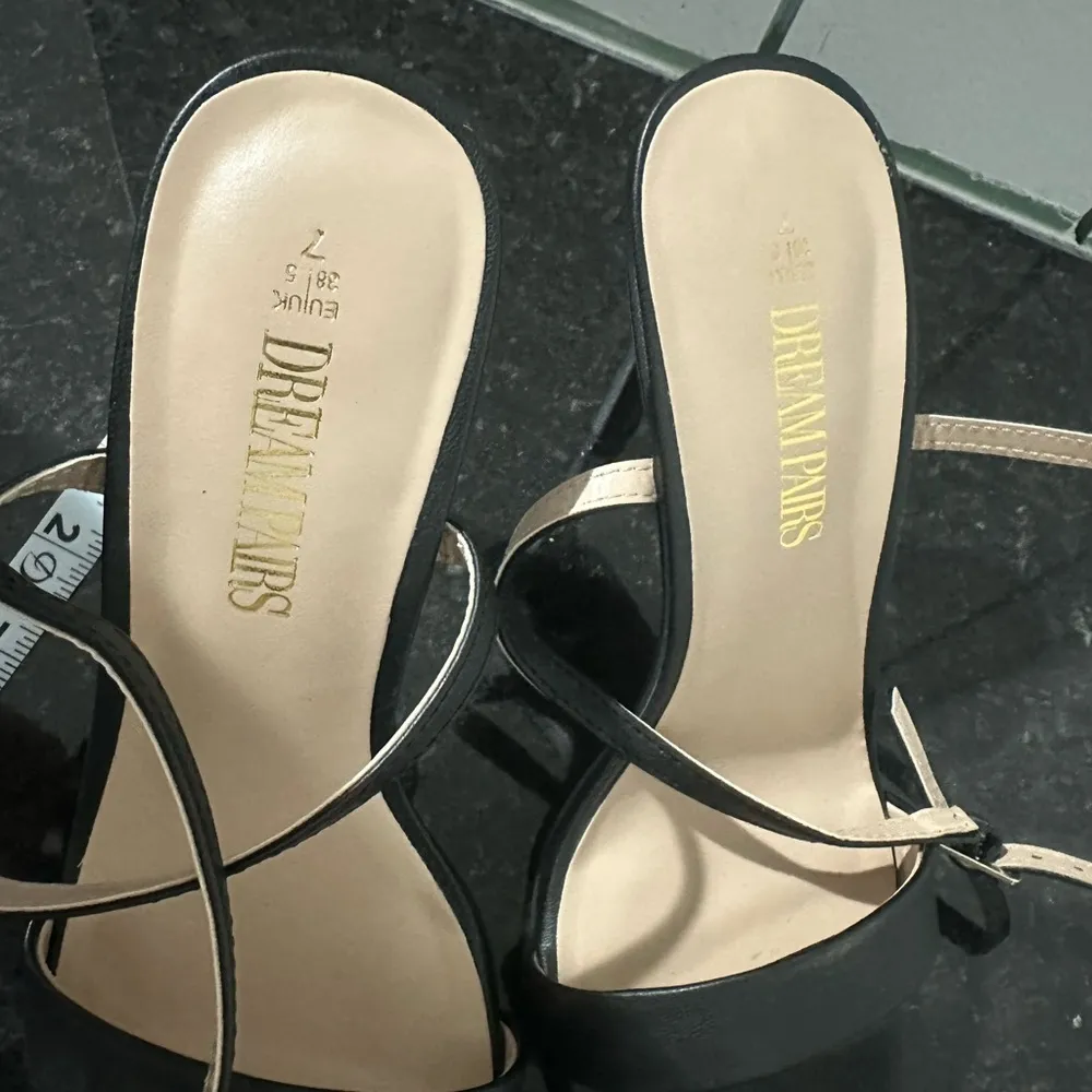 Dreampairs open toe Elegant Black Strappy ankle wrap heel
Sandals Sz 7 - Image 5