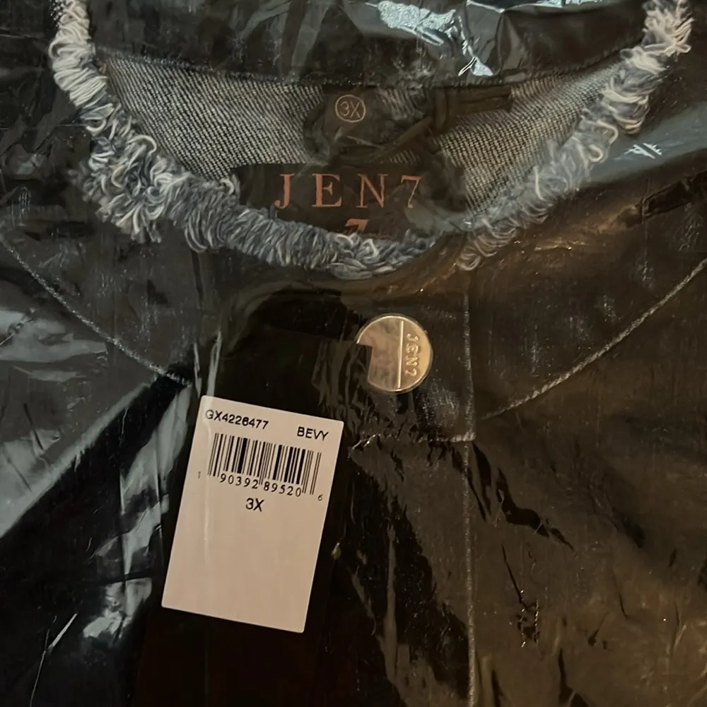 JEN7  Collarless Denim Jacket with Frayed Detail Size 3X NWT - Image 5