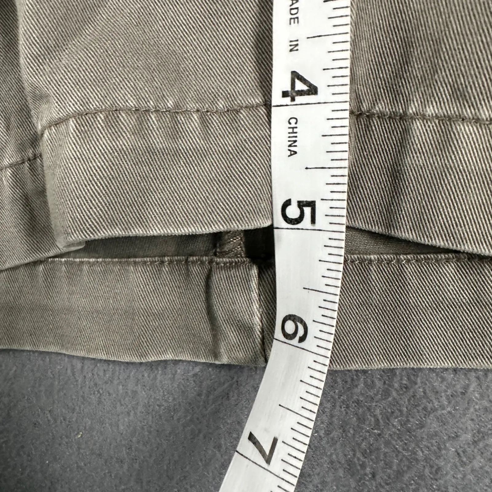 Calvin Klein Jeans Chino Shorts Womens 10 Gray Regiment Twill Shorts *Spots NWT - Image 11