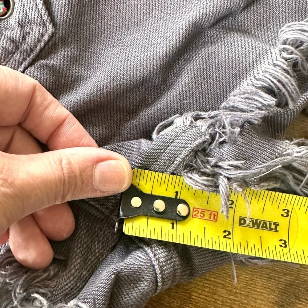 Free People Becket Cut Off Slouchy Shorts - Size 24 - Image 12