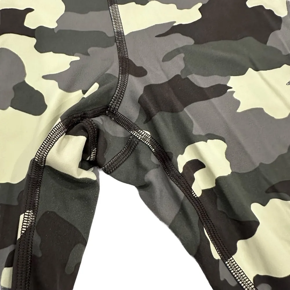 Lululemon Fast and Free High Rise Crop 23"
Heritage 365 Camo Crispin Green Multi - Image 6