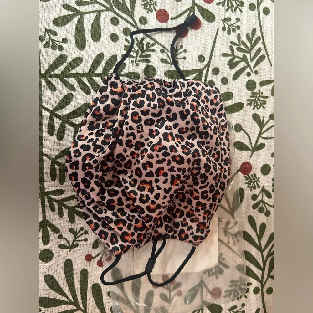 Slip Reusable Face Covering Mask NIB Pink - Image 3