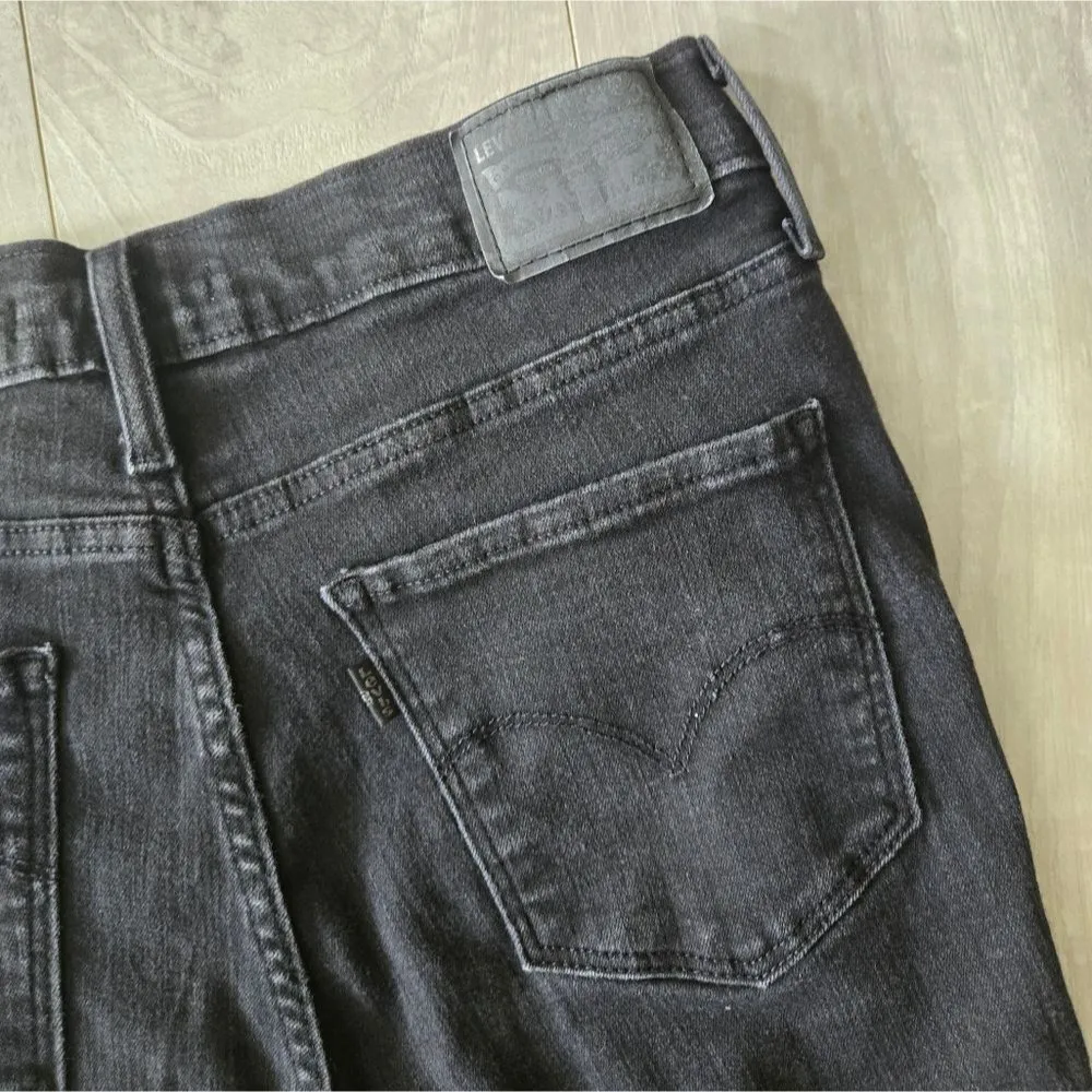 Distressed Women’s Black 720 High Rise Super Skinny Jeans Size 29 Levis Grunge - Image 9